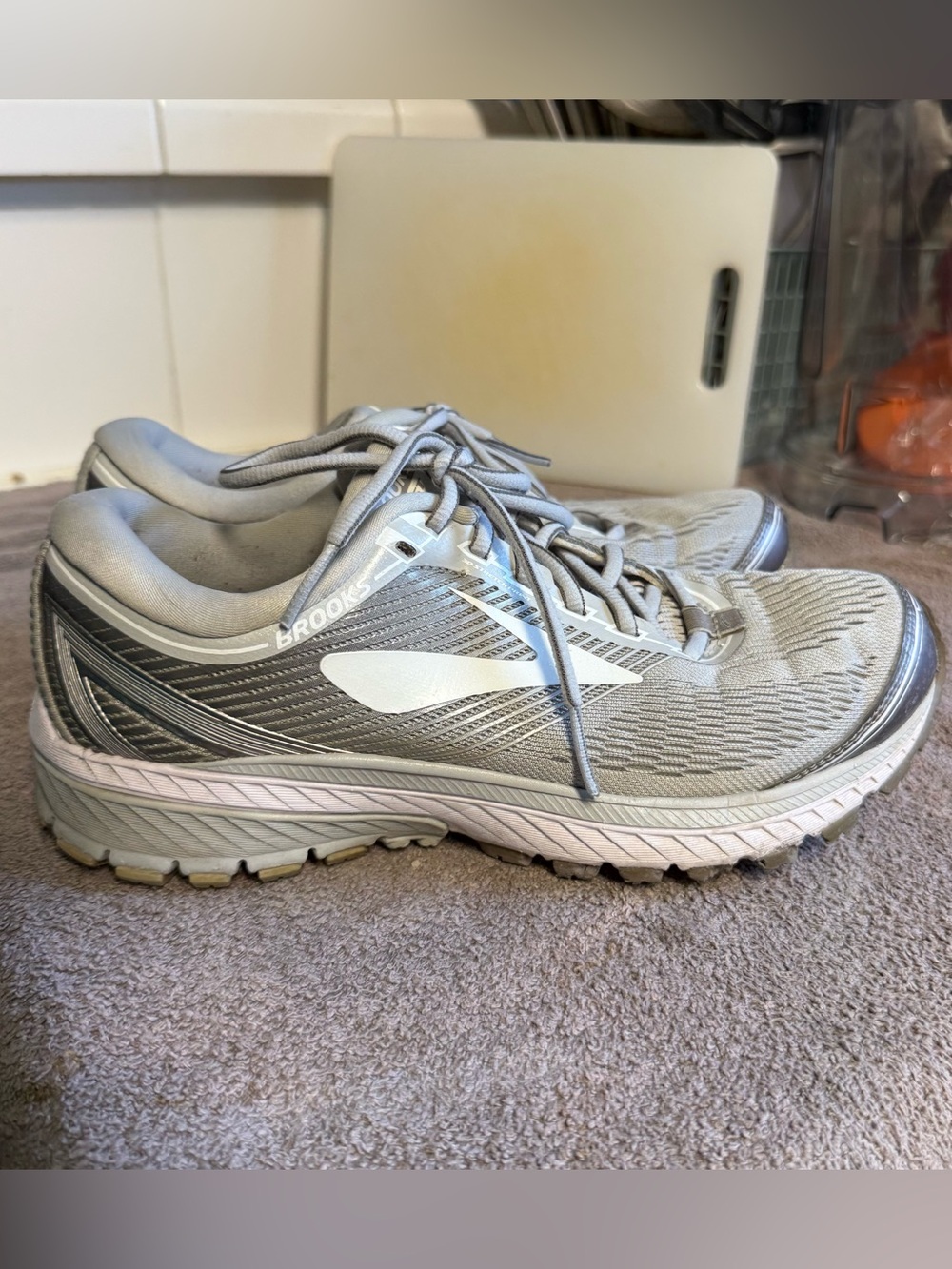 Brooks Women's Light Gray Athletic Running Shoes